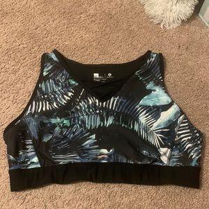 Women’s workout top